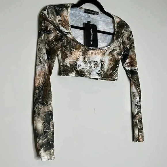 Brown Marble Print Long Sleeve Crop Top - Picture 6 of 10